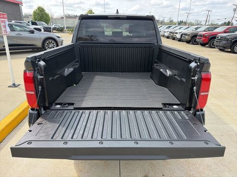 Used 2024 Toyota Tacoma SR5 AWD/4WD image 25