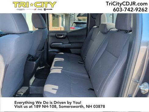 Used 2018 Toyota Tacoma TRD Off-Road w/ Technology Package image 30