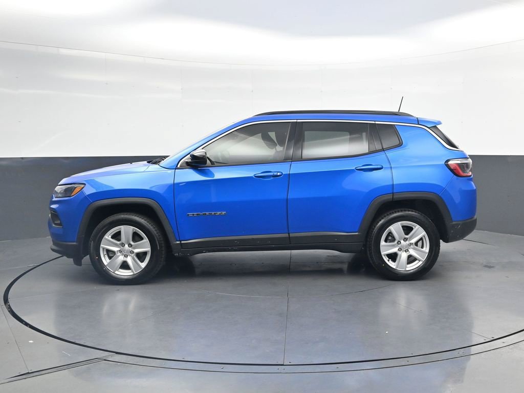 Used 2022 Jeep Compass Latitude w/ Convenience Group AWD/4WD image 11