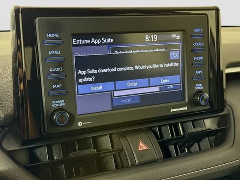 Used 2021 Toyota RAV4 LE AWD/4WD image 21