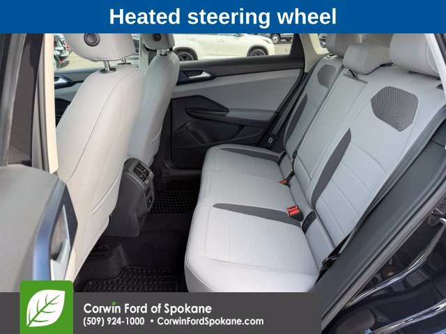 Used 2024 Volkswagen Taos SE w/ Panoramic Sunroof Package FWD image 11