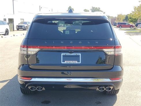 Certified 2025 Lincoln Aviator Black Label image 6