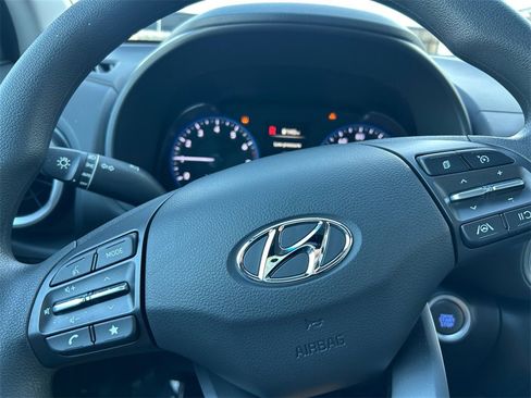 Used 2022 Hyundai Kona SEL image 27