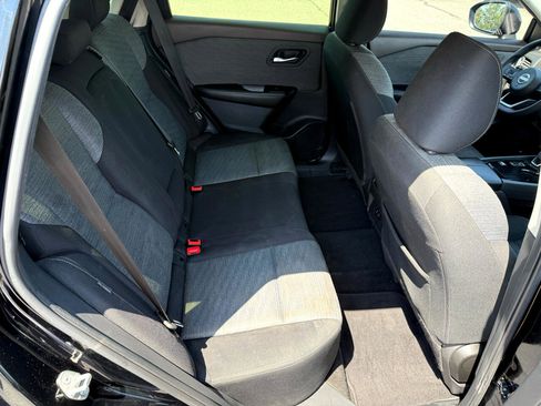 Used 2023 Nissan Rogue SV image 18