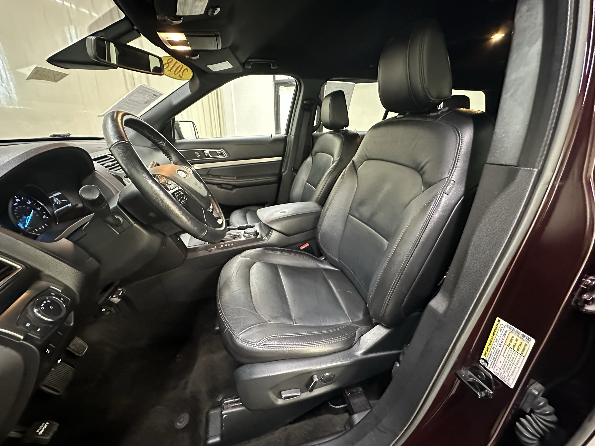 Used 2018 Ford Explorer XLT w/ Equipment Group 202A AWD/4WD image 23