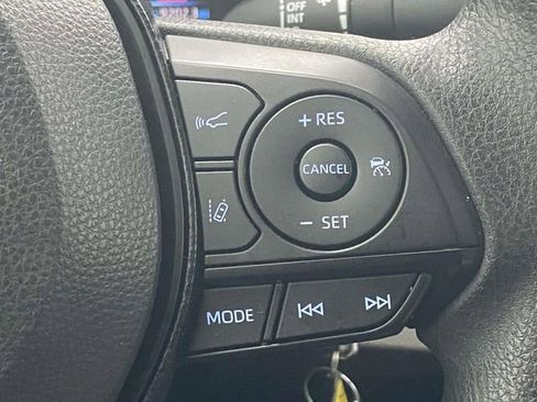 Used 2020 Toyota Corolla LE image 19