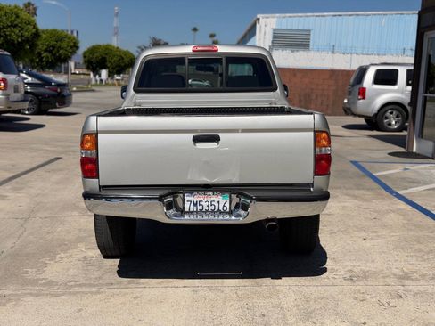 Used 2002 Toyota Tacoma PreRunner RWD image 11