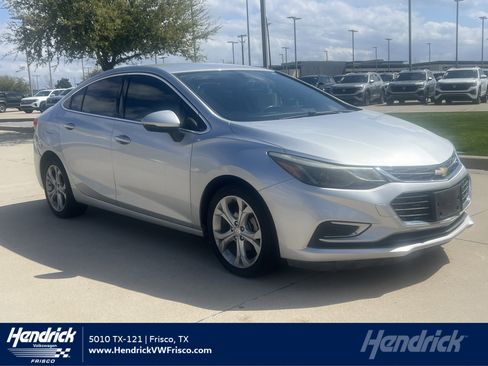 Used 2017 Chevrolet Cruze Premier image 1