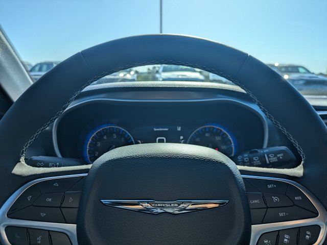 New 2026 Chrysler Pacifica Select FWD image 32