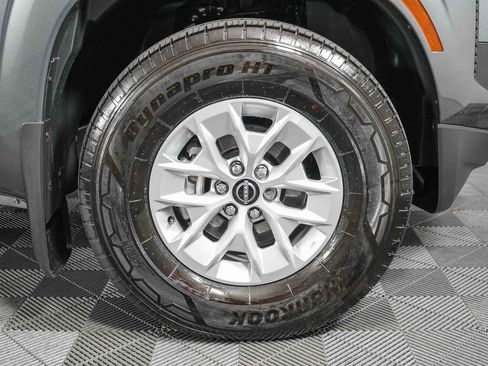 Certified 2025 Nissan Frontier S image 11