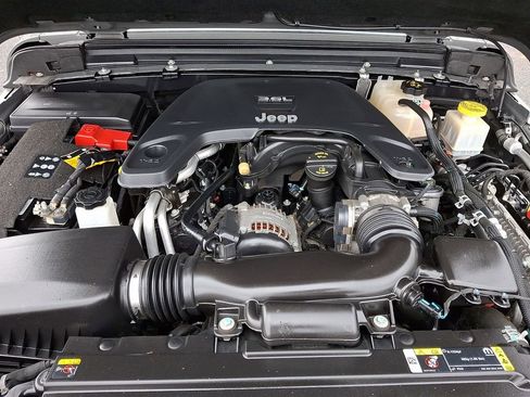 Used 2021 Jeep Gladiator Willys image 29