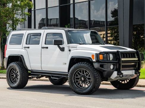 Used 2009 HUMMER H3 Alpha image 5
