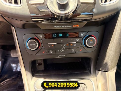 Used 2017 Ford Focus Titanium FWD image 20