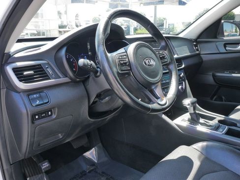 Used 2018 Kia Optima S FWD image 21