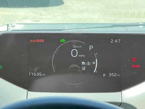 Used 2023 Toyota Prius FWD image 15