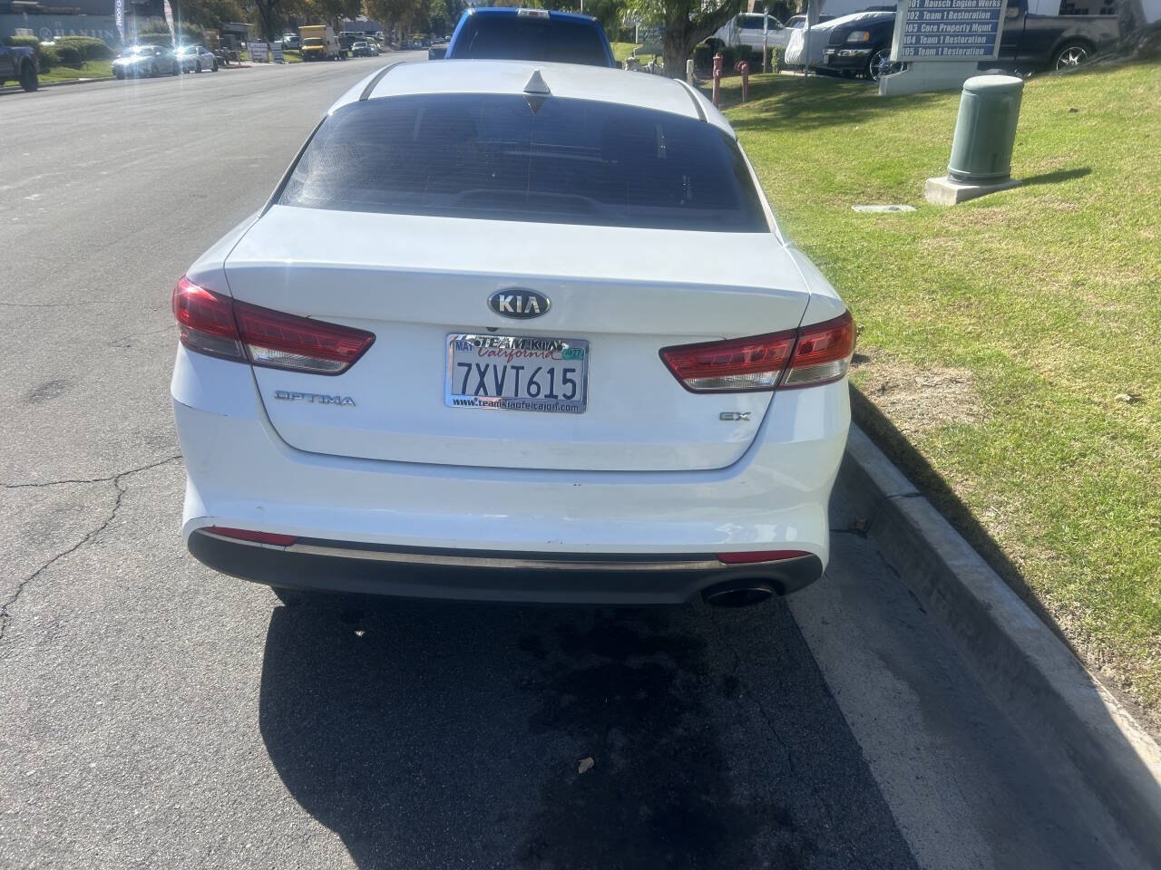 Used 2017 Kia Optima EX FWD image 4