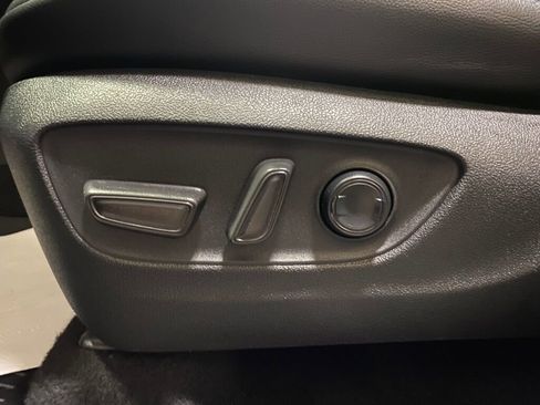 Used 2021 Toyota Highlander XLE image 8