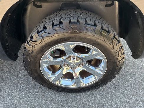 Used 2013 RAM 1500 Laramie w/ Convenience Group image 11