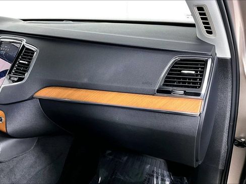 Used 2024 Volvo XC90 B6 Plus w/ Protection Package image 16