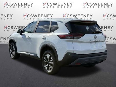 Used 2023 Nissan Rogue SV image 3