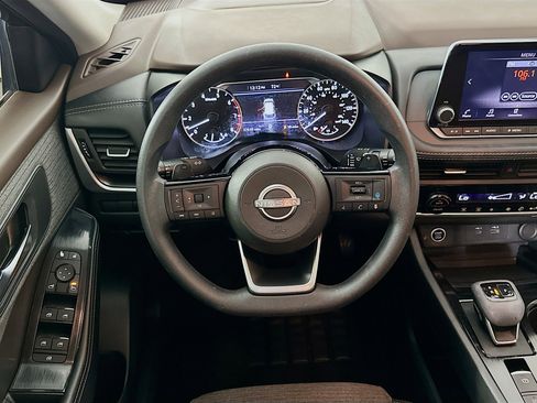 Used 2023 Nissan Rogue SV AWD/4WD image 18
