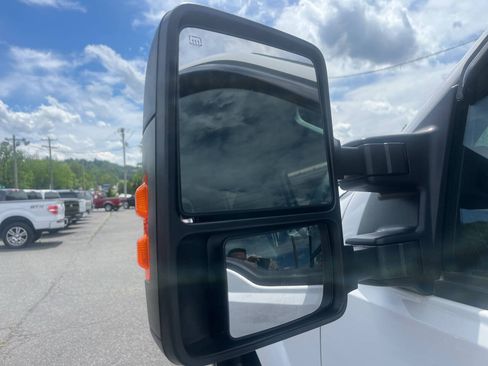 Used 2016 Ford F250 XL w/ Power Equipment Group AWD/4WD image 18