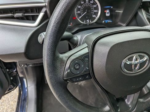 Used 2022 Toyota Corolla LE FWD image 19