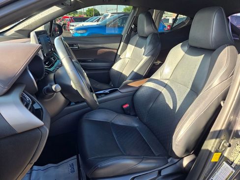 Used 2019 Toyota C-HR Limited FWD image 15