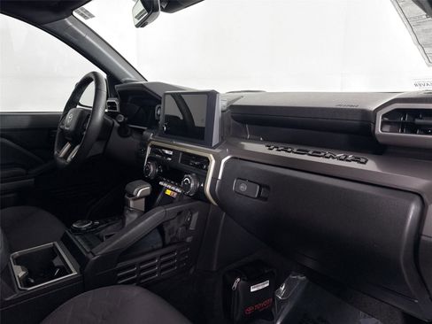 Certified 2024 Toyota Tacoma SR5 AWD/4WD image 40