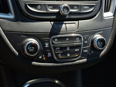 Used 2023 Chevrolet Malibu LT image 16