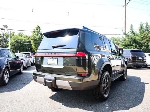 Used 2026 Lexus GX 550 AWD/4WD image 8