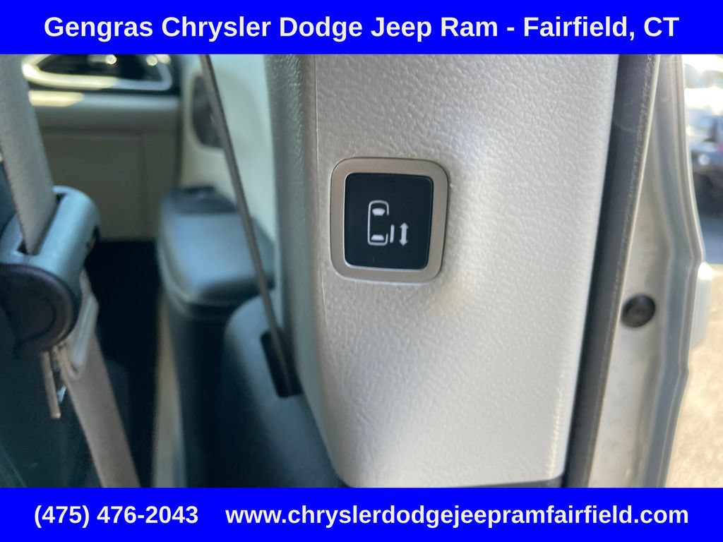 Certified 2023 Chrysler Voyager LX FWD image 32