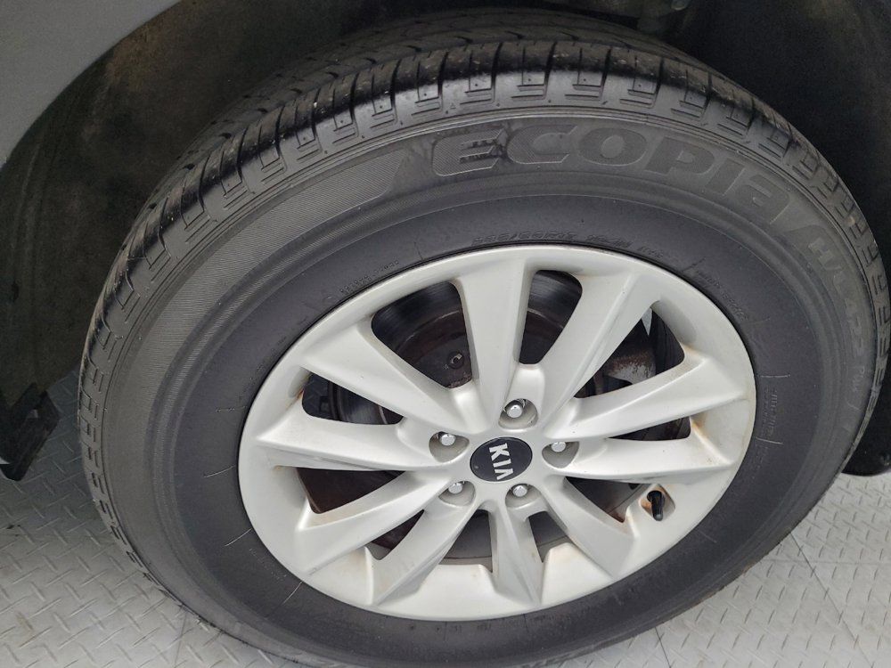 Used 2020 Kia Sorento L FWD image 31