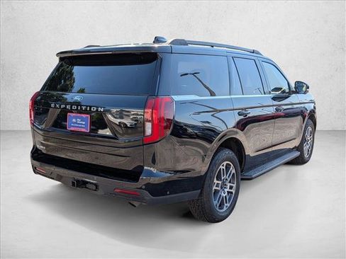 Certified 2025 Ford Expedition Active AWD/4WD image 5