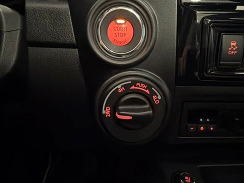 Used 2024 Nissan Titan PRO-4X w/ Pro-4x Convenience Package AWD/4WD image 29