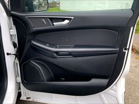 Used 2016 Ford Edge SE image 24