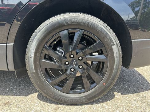 Used 2024 Chevrolet Equinox LS w/ LS Convenience Package image 32