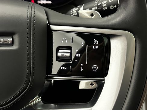 Used 2025 Land Rover Range Rover Long Wheelbase SE image 28