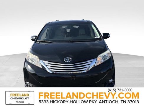Used 2013 Toyota Sienna Limited image 9