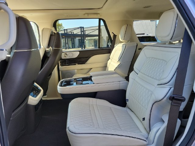 Used 2023 Lincoln Navigator Black Label AWD/4WD image 24