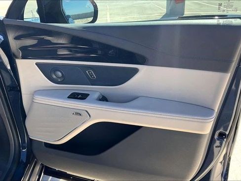 Used 2024 Lincoln Nautilus Reserve w/ Equipment Group 202A image 29