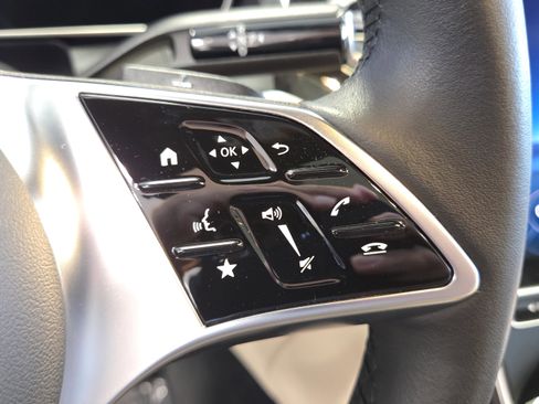 Used 2026 Mercedes-Benz GLC 300 image 27