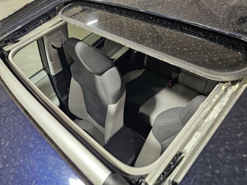 Used 2023 Toyota RAV4 XLE w/ Convenience Package image 2