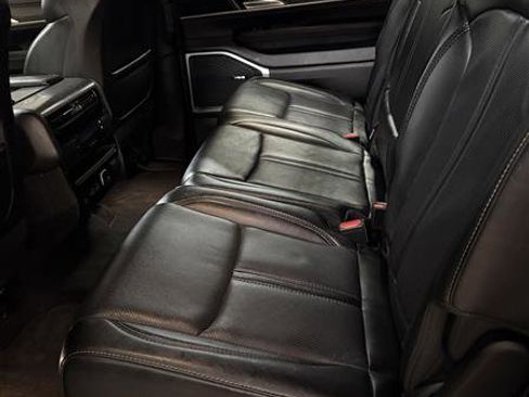 Used 2024 Jeep Wagoneer Series II w/ Flexible Seating Group AWD/4WD image 13