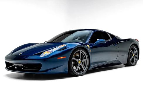 Used 2014 Ferrari 458 Italia Coupe RWD image 2