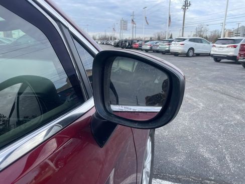 Used 2017 Chrysler Pacifica Touring w/ Tire & Wheel Group image 10