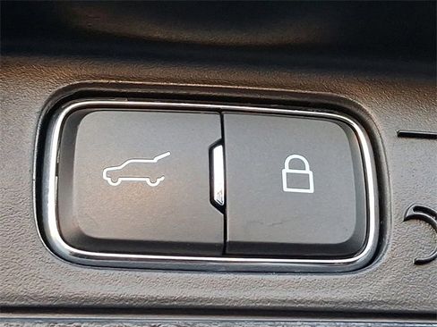 Used 2025 Ford Explorer ST-Line w/ ST-Line Street Pack image 30