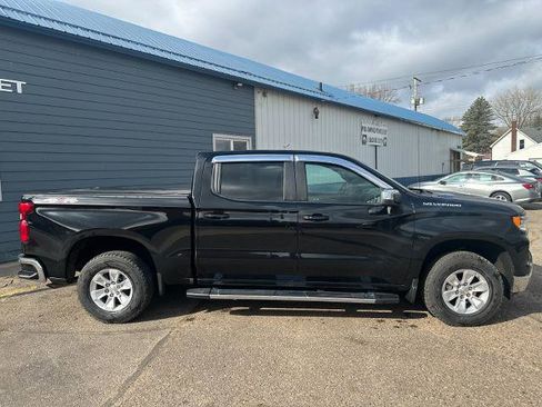 Used 2023 Chevrolet Silverado 1500 LT w/ Convenience Package II AWD/4WD image 2