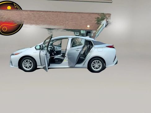 Used 2017 Toyota Prius Prime Advanced FWD image 63