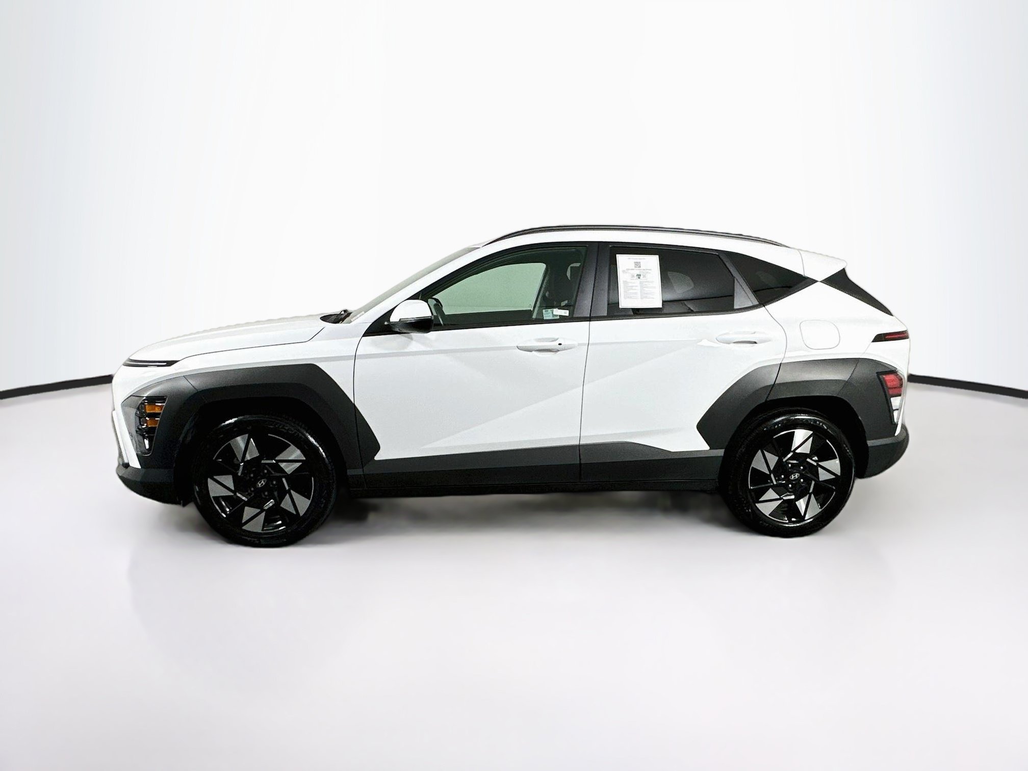 Used 2025 Hyundai Kona SEL FWD image 4